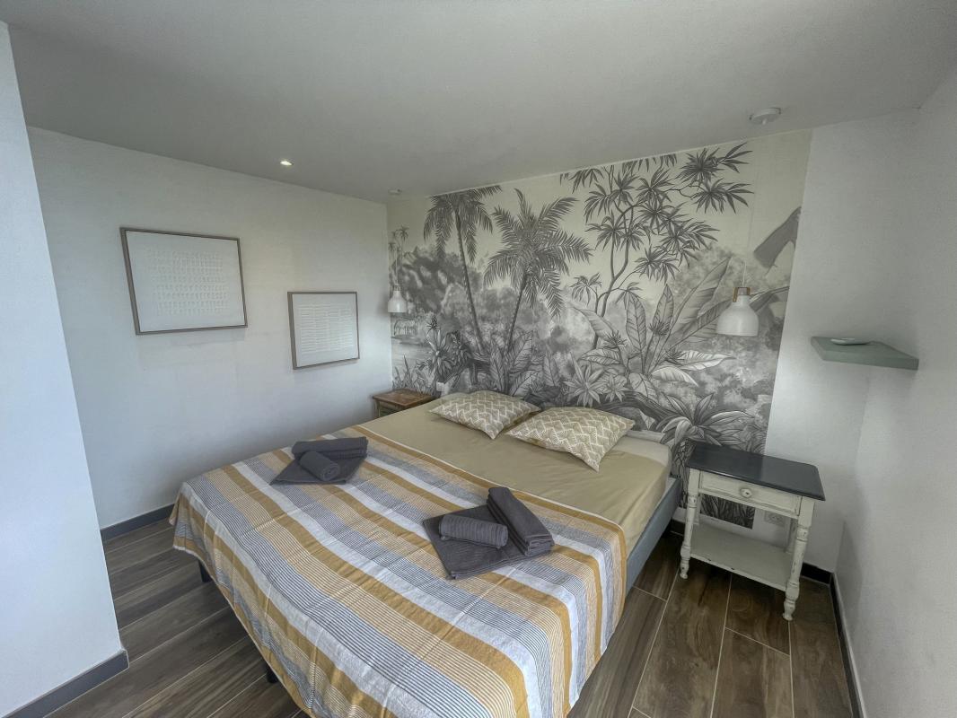 23.Location villa piscine vue mer Saint François  Guadeloupe_Chambre 1